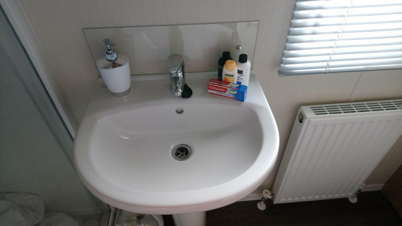 Bude Caravan Caromax - Families And Couples Only Екстер'єр фото
